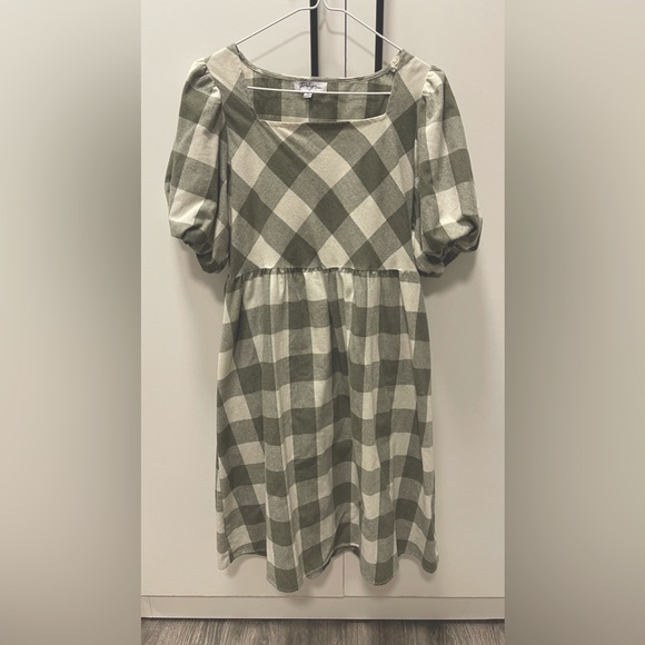 Square Neck Green & White Buffalo Plaid Puff Sleeve Midi Dress - Picture 2 of 7